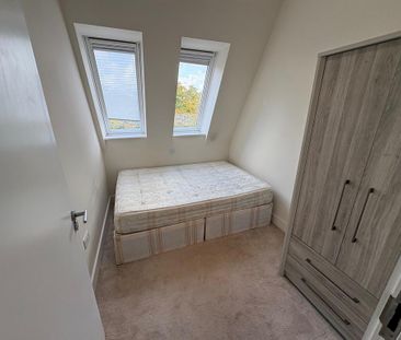 3 bedroom flat to rent - Photo 4