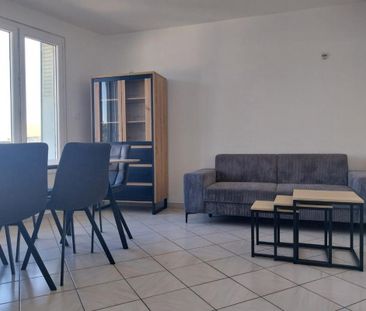 Location Appartement 3 pièces 56m² BOURGOIN JALLIEU 38300 - Photo 2