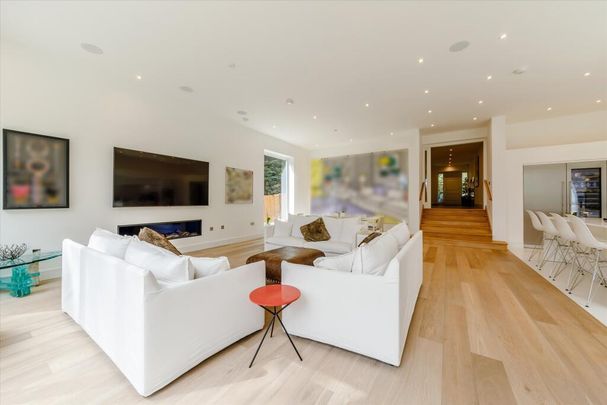 5 bedroom detached house to rent - Photo 1