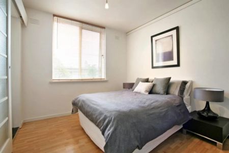 ELEVATED ONE BEDROOM APARTMENT with RENNOVATED KITCHEN - Photo 5