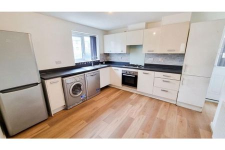 3 bedroom detached house to rent - Photo 5