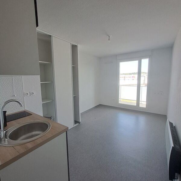 Location Appartement 1 pièce 18m² NIMES 30000 - Photo 1