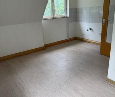 Ein tolles Wohngefühl: praktische 2,5-Zi.-Dachgeschosswohnung - Photo 1