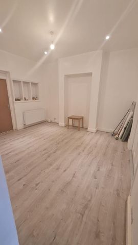 4 bedroom terraced house to rent - Photo 3