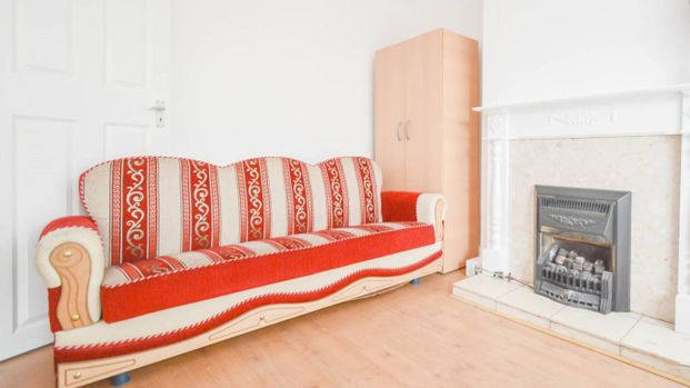 4 bedroom maisonette for rent - Photo 1