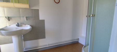 Location Maison 2 pièces 63m² - Photo 2