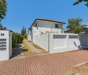 Find ease: where low-maintenance living meets beachside convenience - Photo 1