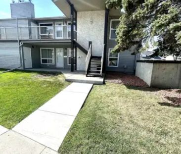 Cozy 2 bedroom plus den located in West Edmonton | 9309 - 9309 172 ... - Photo 1