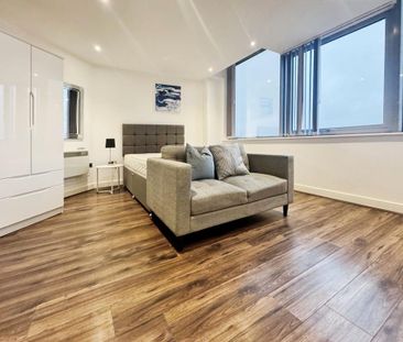 Studio to rent - Photo 1