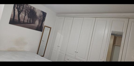 Room in a Shared House, Steyne Road, W3 - Photo 2