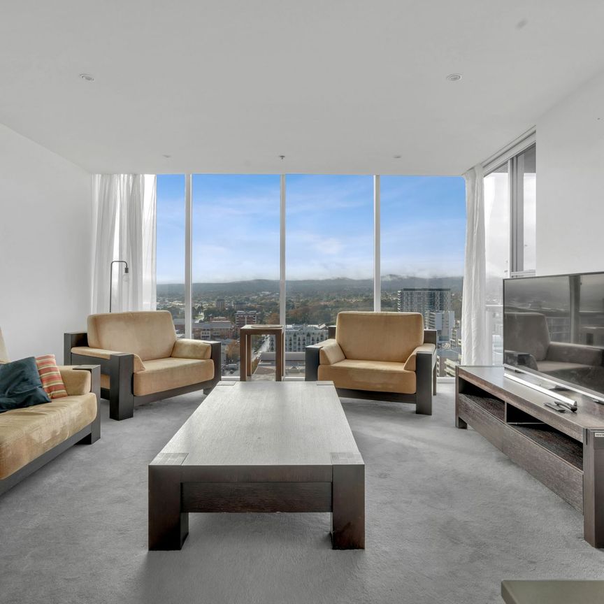 Fully Furnished Live the life of luxury! - Photo 1