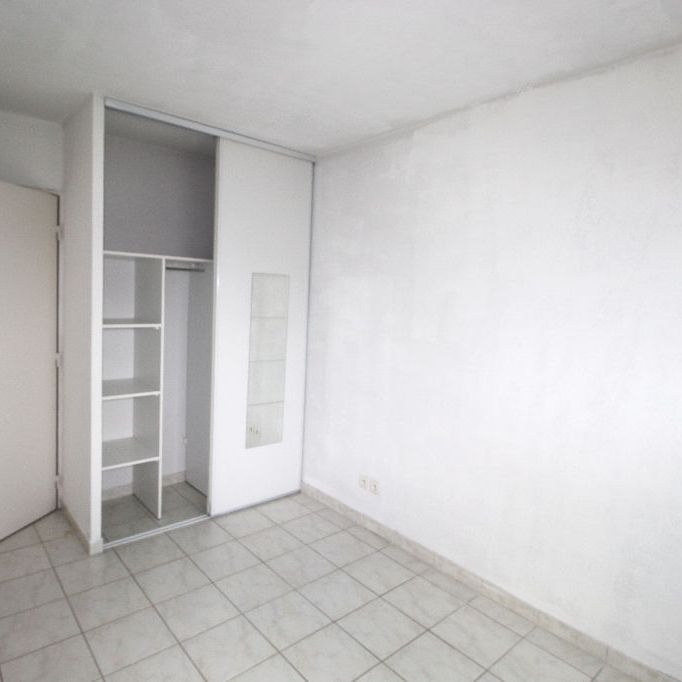 Appartement 2 pièces 33m2 MARSEILLE 5EME 724 euros - Photo 2