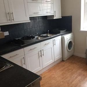 6 bedroom maisonette to rent - Photo 1