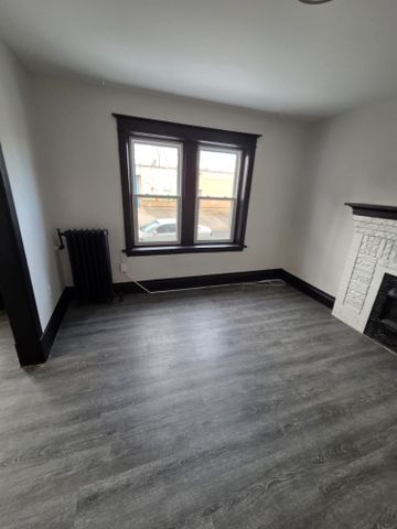 For Lease - 983 Main Street Unit# 2, Hamilton, Ontario - Photo 2