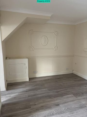 3 bedroom terraced house to rent - Photo 2