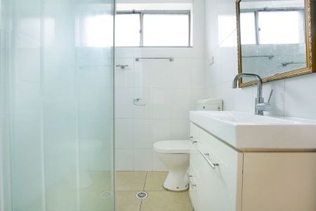 Light-filled and peaceful - Photo 5