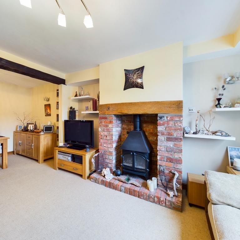 3 bedroom end of terrace house to rent - Photo 1