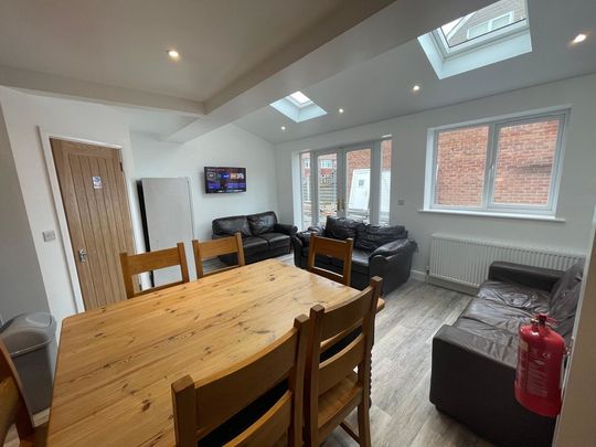 Farndale Avenue, Osbaldwick - P10624 - Photo 1