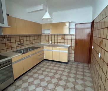 Room in a shared 3-bedroom apartment for rent in Odivelas - Photo 1