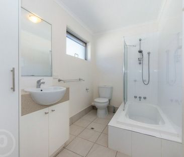 Modern Unit + A/C *rental increase to $460 per week from 19th June ... - Photo 5