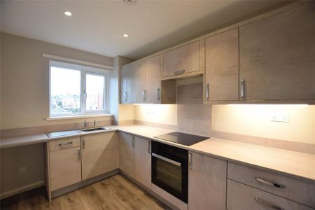 2 bedroom flat to rent - Photo 4