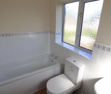 3 bedroom House To Let - Photo 6