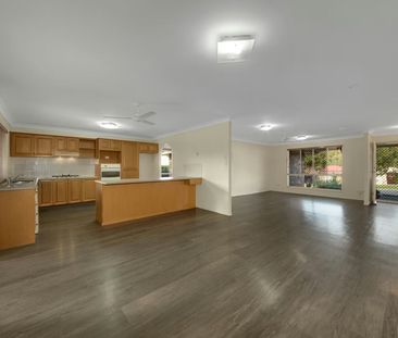 Spacious 4 Bedroom Family Home with Air-Conditioning & Outdoor Ente... - Photo 3