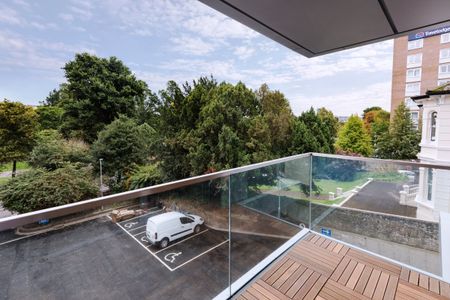 Central Park - Photo 4