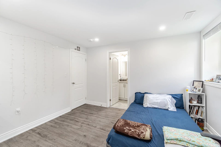 For Lease - 1356 Basswood Crescent Unit# Lower, Milton, Ontario - Photo 2