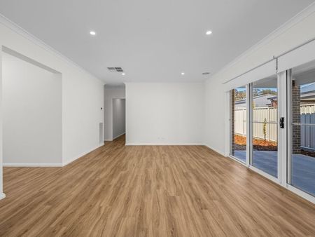 Room 2/17 Harkin Avenue, Wodonga - Photo 2