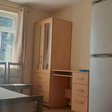 Studio Flat, Rees Drive, CV3 - Photo 1