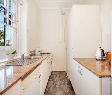 CONVENIENT STUDIO APARTMENT - Photo 1