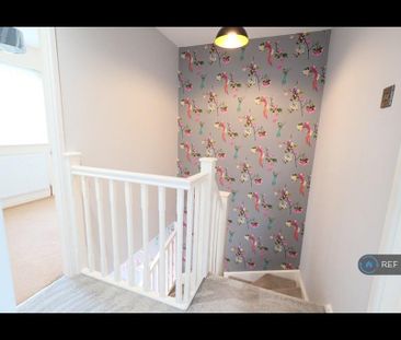 3 bedroom semi-detached house to rent - Photo 6