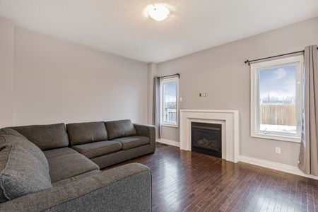 For Lease - 1340 Lormel Gate, Innisfil, Ontario - Photo 2