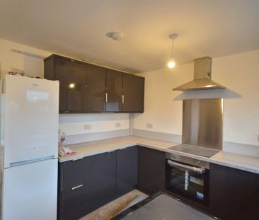 3 Bedroom Semi Detached Available Arranging tenancy - Photo 5