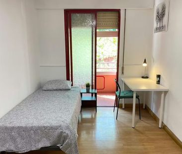 Calle del Cabo Machichaco, Madrid, Community of Madrid 28053 - Photo 5