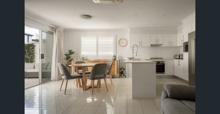 REFINED LIVING IN HAMILTON'S MOST COVETED LOCALE - Photo 3