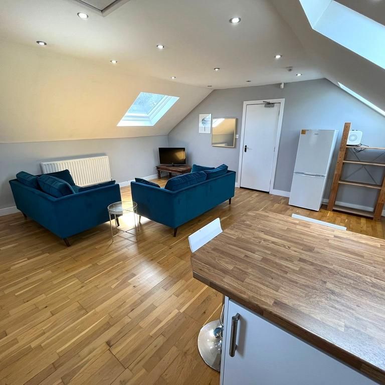1 bedroom in a flat share to rent - Photo 1
