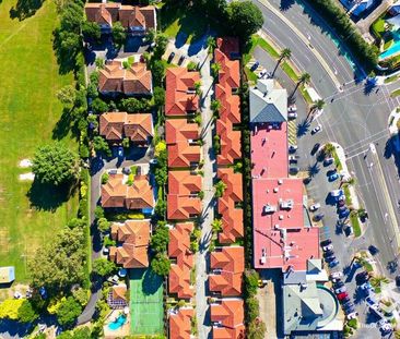 Freshly Renovated Villa in Resort-Style Complex - Photo 6