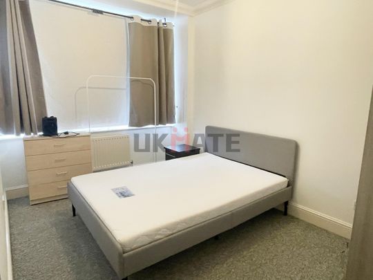 Arun House, Maybate Avenue Room 1 - Photo 1