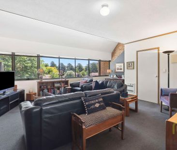 Stunning 3-Storey Kingston Townhouse - Photo 3