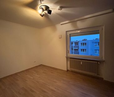 Ihr neues Zuhause! Großzügig geschnittene 3-Zimmer-Wohnung in ruhig... - Photo 4