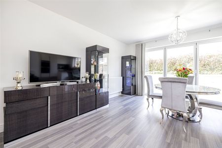 5 bedroom detached house to rent - Photo 4