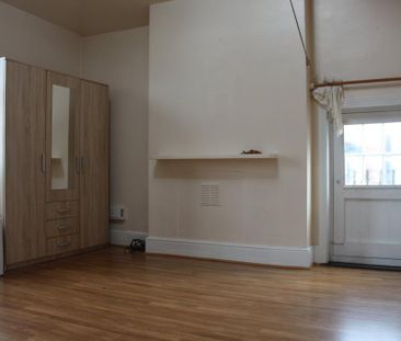 1 bedroom semi-detached house to rent - Photo 6