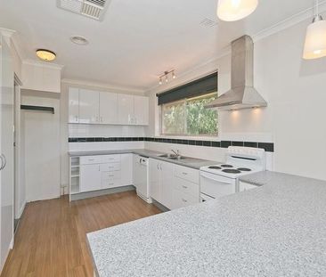 14 Parkhill Street, Pearce ACT 2607 - House For Rent | Domain - Photo 2
