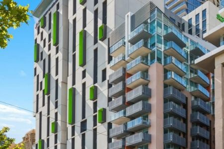 Furnished Room for Rent – Prime Location Opposite University – Available Now! - Photo 3