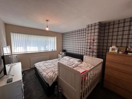 3 bedroom semi-detached house to rent - Photo 3