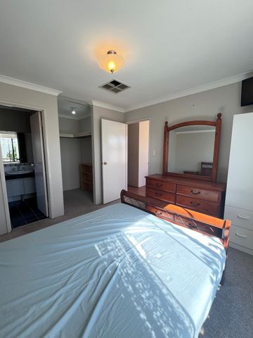 25 Mitra Loop, Bennett Springs WA 6063 - House For Rent | Domain - Photo 5