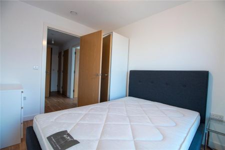 2 Bed Flat, Michigan Point Tower B, M50 - Photo 4