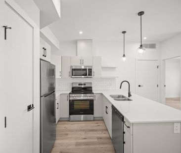 Hawthorne: Black Accents – 1800 Leila, Winnipeg, MB - Photo 2